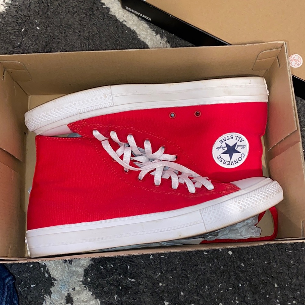 Men’s Red Converse